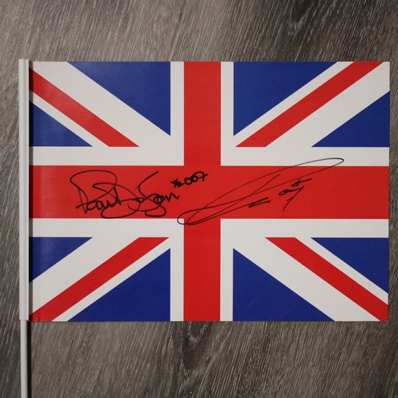 2008 Drayson Barwell Austin Martin Vantage GT2 Signed Drayson Cocker Card & Flag - Picture 6 of 9